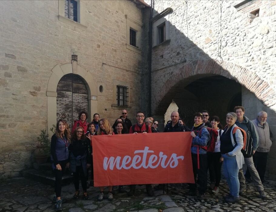 Trekking nei colli Bolognesi e visita alla misteriosa Rocchetta Mattei Trekking nei colli Bolognesi e visita alla misteriosa Rocchetta Mattei desktop picture