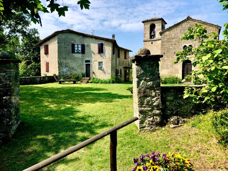 Leguigno: trekking tra castelli e Big Bench Leguigno: trekking tra castelli e Big Bench desktop picture
