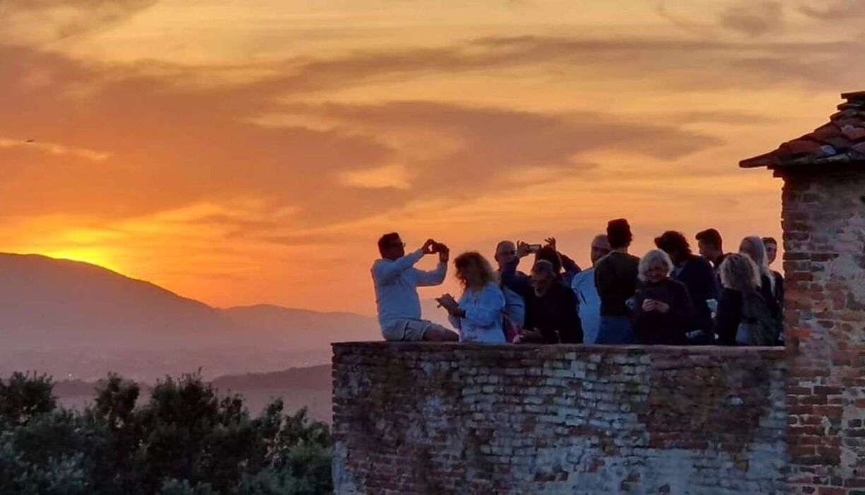 La Quercia delle Streghe e i Sapori d'Autunno a Montecarlo di Lucca La Quercia delle Streghe e i Sapori d'Autunno a Montecarlo di Lucca desktop picture