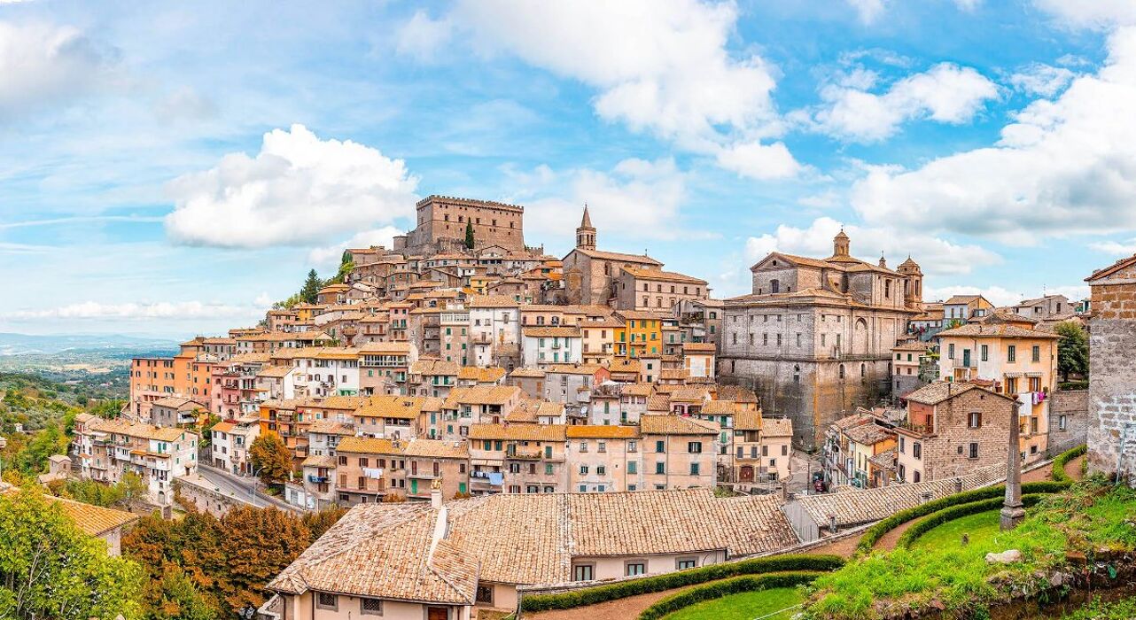Colori e sapori d'autunno. Trekking e castagne. Colori e sapori d'autunno. Trekking e castagne. desktop picture