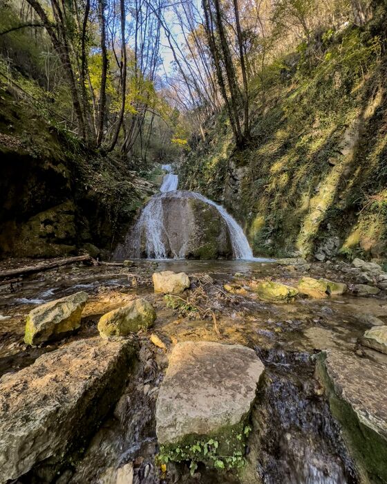 Emozionante trekking tra l'Eremo di San Bovo e le Cascate del Silan Emozionante trekking tra l'Eremo di San Bovo e le Cascate del Silan desktop picture