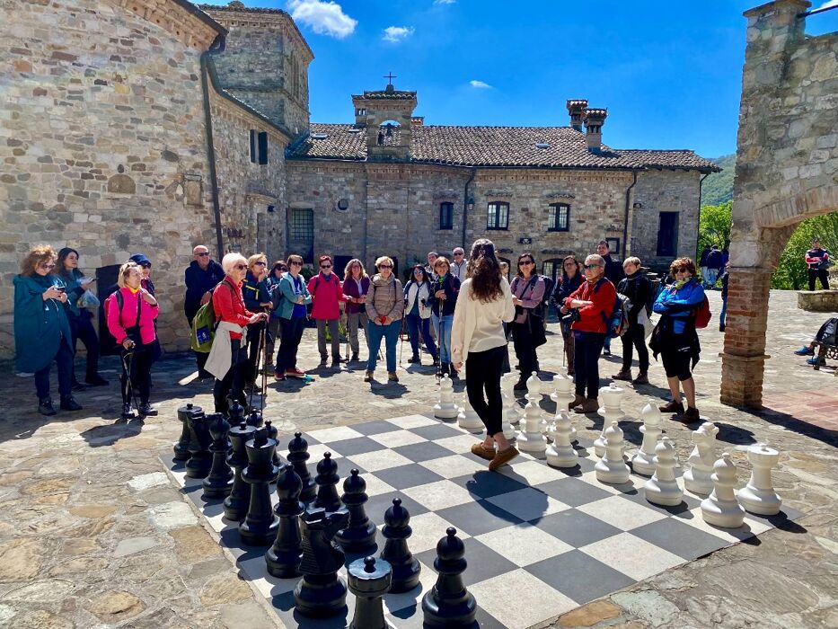 Il Borgo Medioevale di Bergogno tra trekking e spettacolari presepi Il Borgo Medioevale di Bergogno tra trekking e spettacolari presepi desktop picture