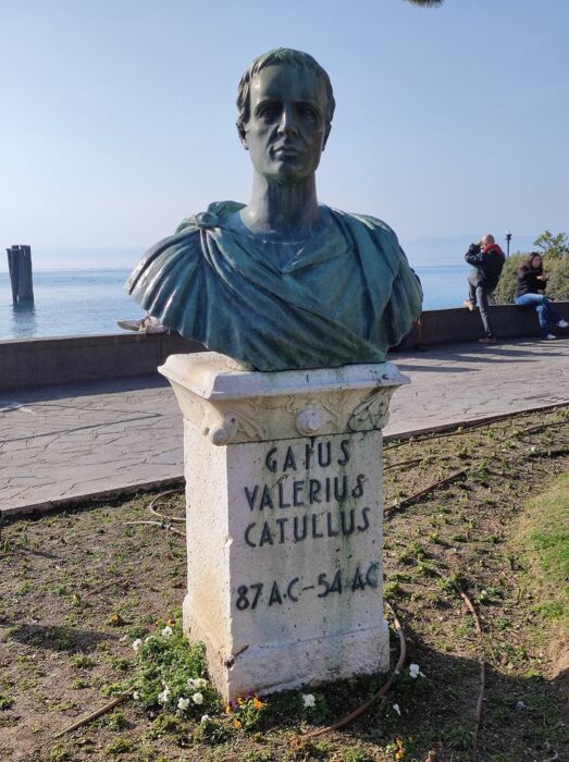 Tour romantico a Sirmione: la magia del Lago di Garda Tour romantico a Sirmione: la magia del Lago di Garda desktop picture