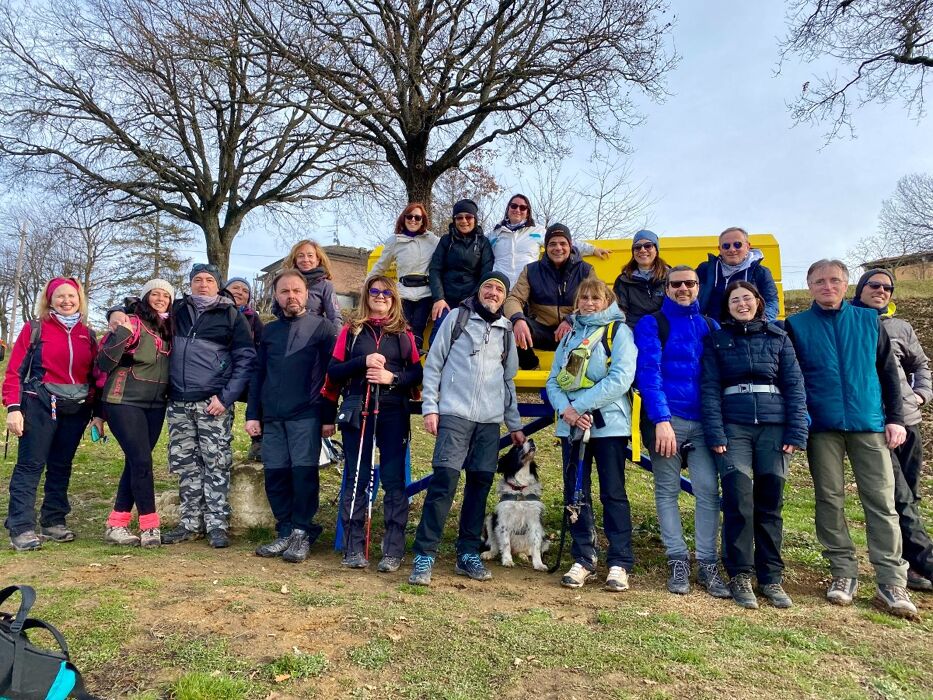 Panorami mozzafiato e street art: alla scoperta delle panchine giganti delle colline Matildiche Panorami mozzafiato e street art: alla scoperta delle panchine giganti delle colline Matildiche desktop picture