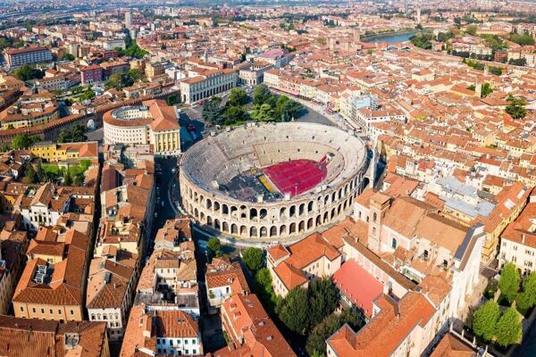 Event card Tour guidato nella Verona romana con ingresso all'Arena cover image
