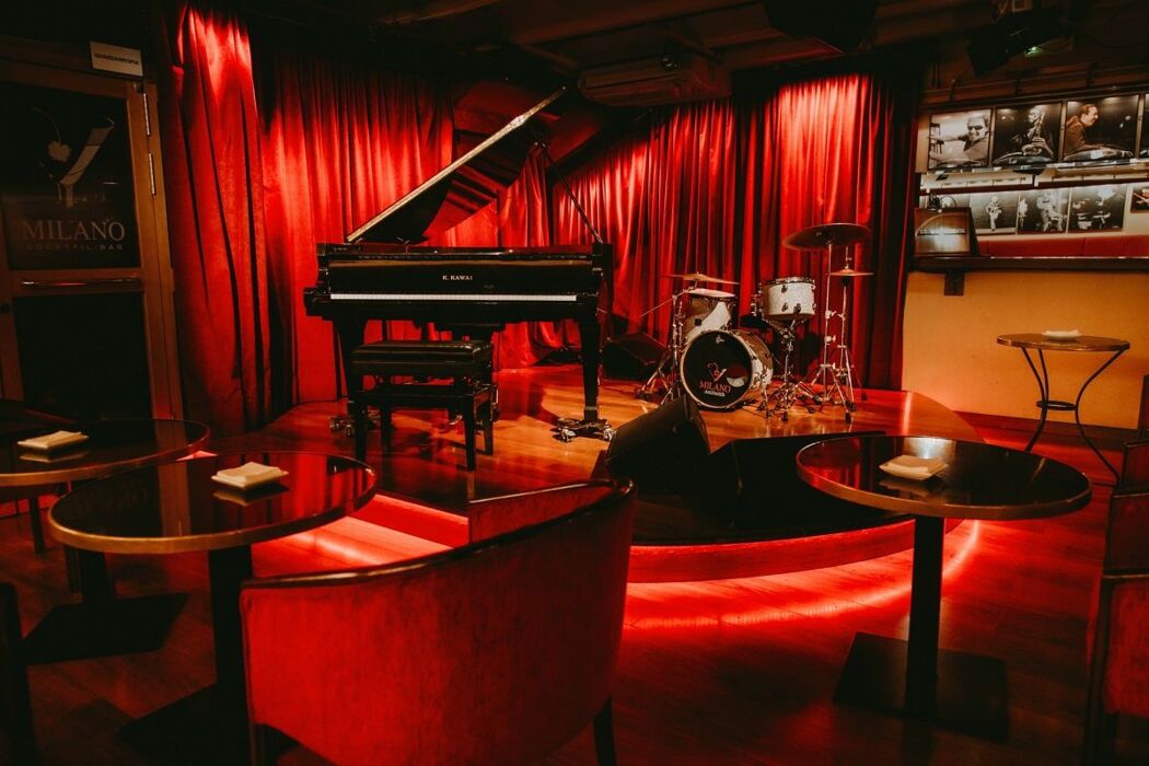 Aperitivo all'Arco della Pace di Milano Aperitivo all'Arco della Pace di Milano desktop picture