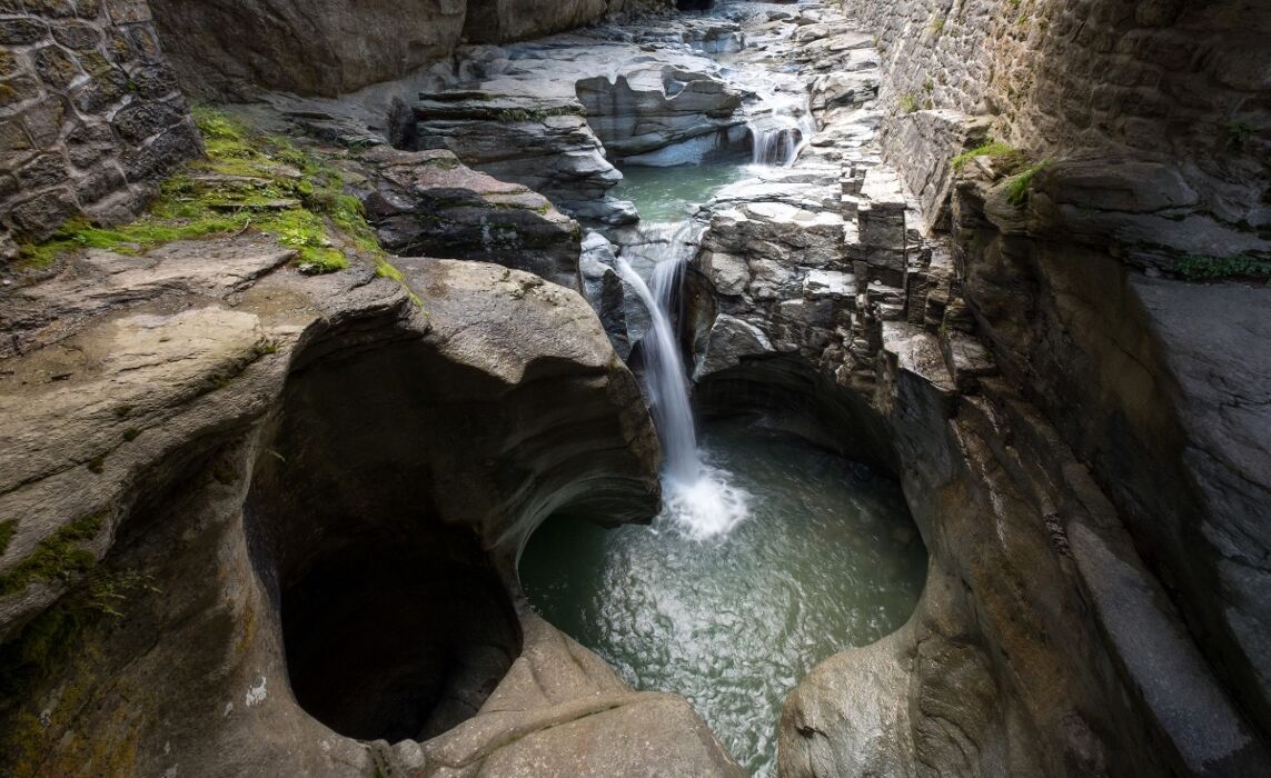 Marmitte e Orridi: escursione con pranzo in Valle Antigorio Marmitte e Orridi: escursione con pranzo in Valle Antigorio desktop picture