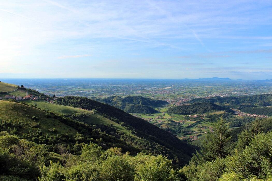 Escursione ad Anello a Pradipaldo: Scopri le Colline di Valle Sanfloriano Escursione ad Anello a Pradipaldo: Scopri le Colline di Valle Sanfloriano desktop picture