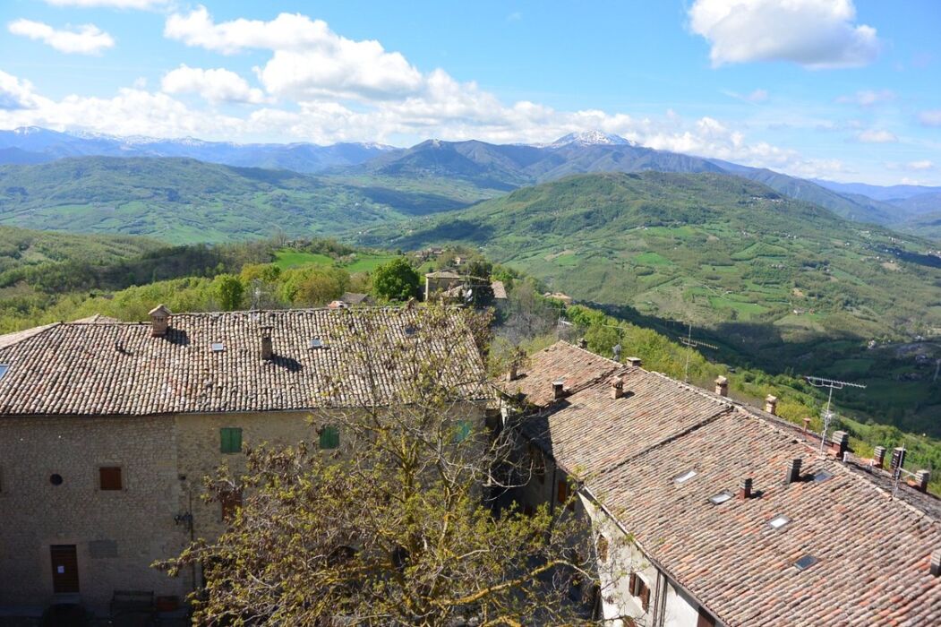 La Foresta, la Torre e i Murales di Lavacchio: alla scoperta di Pavullo nel Frignano La Foresta, la Torre e i Murales di Lavacchio: alla scoperta di Pavullo nel Frignano desktop picture