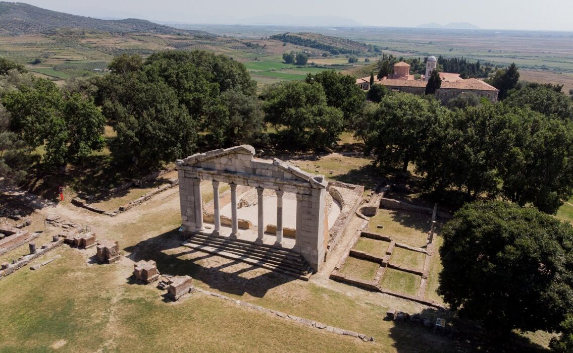Alla scoperta dell'Albania : Tirana, Valona, Berat ed Appollonia Alla scoperta dell'Albania : Tirana, Valona, Berat ed Appollonia desktop picture