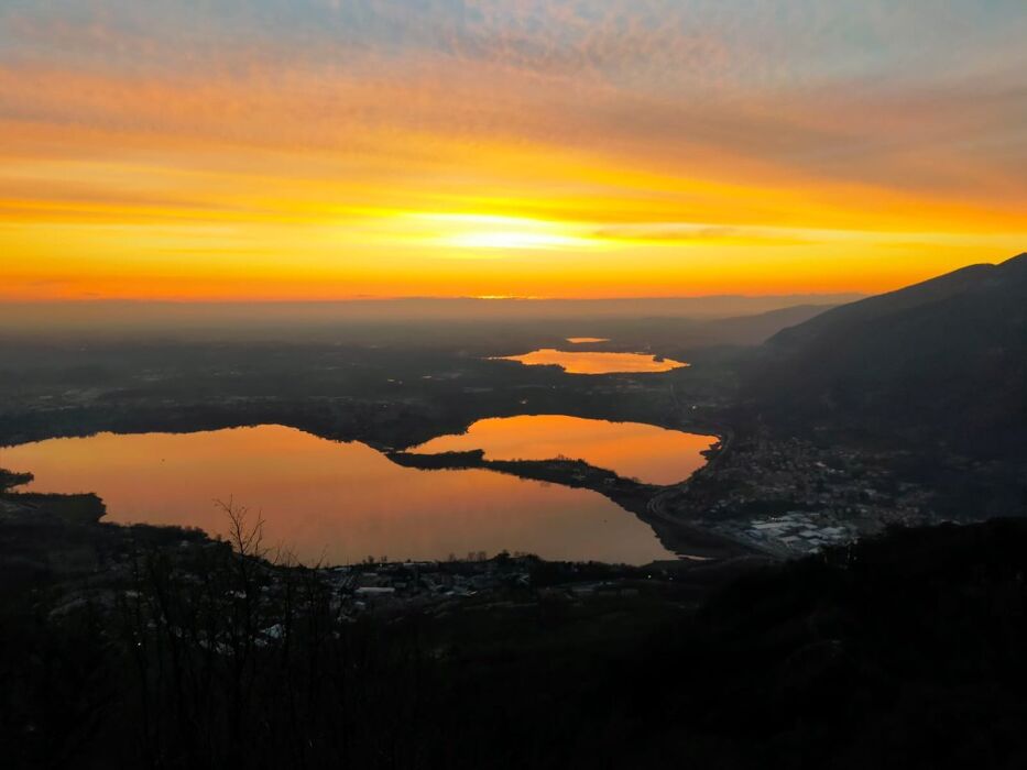 Tramonto con aperitivo al Monte Barro con vista sul Lago Tramonto con aperitivo al Monte Barro con vista sul Lago desktop picture
