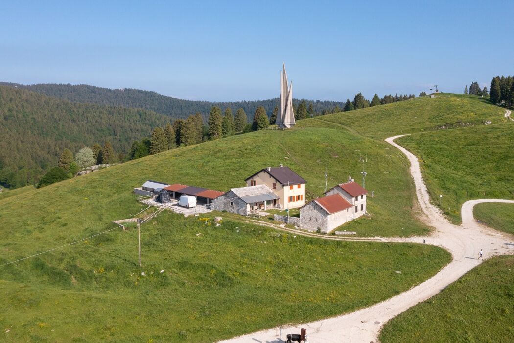 Trekking a Monte Corno e giro al Giardino Botanico Alpino Trekking a Monte Corno e giro al Giardino Botanico Alpino desktop picture