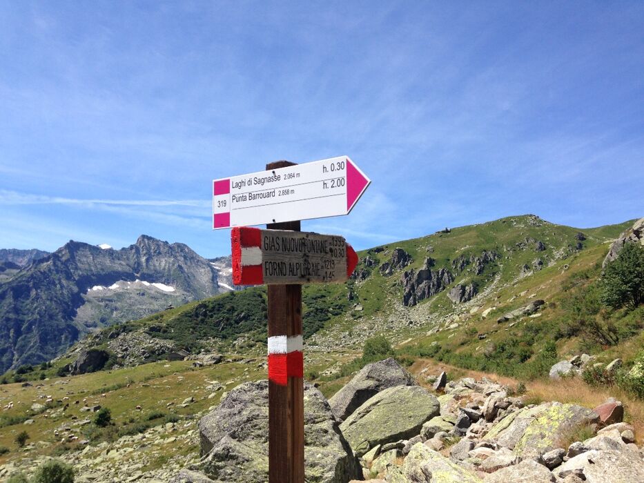 Escursione sul Sentiero Balcone fino ai Laghi di Sagnasse Escursione sul Sentiero Balcone fino ai Laghi di Sagnasse desktop picture