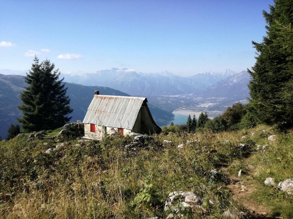 Trekking tra gli imperdibili panorami del Monte Pizzoc in Cansiglio Trekking tra gli imperdibili panorami del Monte Pizzoc in Cansiglio desktop picture