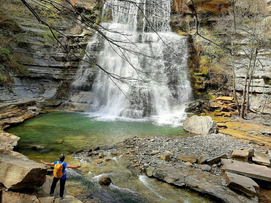 Escursione alla spettacolare Cascata dell'Alferello Escursione alla spettacolare Cascata dell'Alferello desktop picture