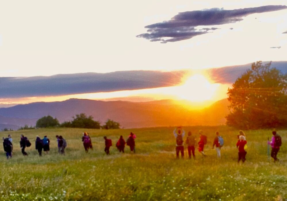 Trekking Quattrocastella: l'ultimo tramonto dell'estate Trekking Quattrocastella: l'ultimo tramonto dell'estate desktop picture