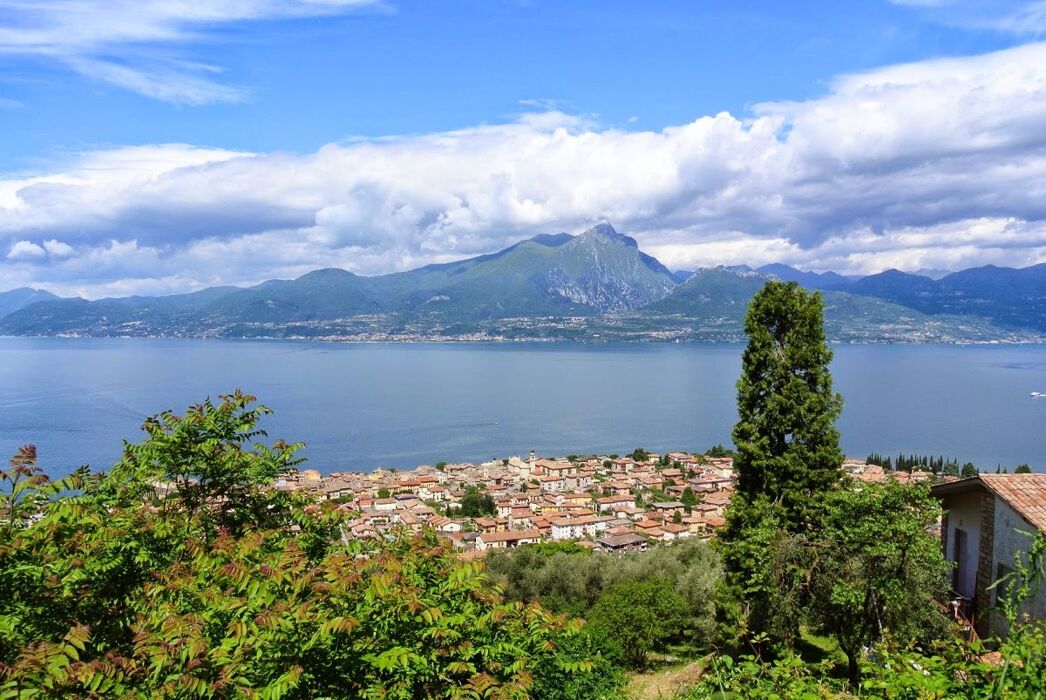 Novità: Avventura di Trekking al Lago di Garda - Due Escursioni Panoramiche Novità: Avventura di Trekking al Lago di Garda - Due Escursioni Panoramiche desktop picture