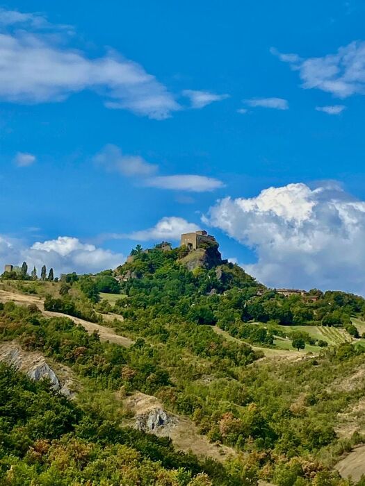 Panoramico trekking sul sentiero dei Ducati con ritorno in treno Panoramico trekking sul sentiero dei Ducati con ritorno in treno desktop picture