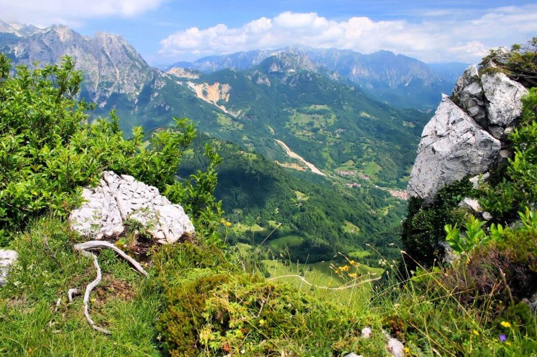 Escursione catena delle Tre Croci nelle Piccole Dolomiti Escursione catena delle Tre Croci nelle Piccole Dolomiti desktop picture