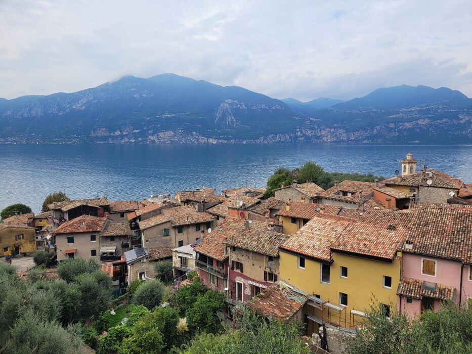 Trekking sul Sentiero del Pellegrino: l'Antico Borgo di Campo Trekking sul Sentiero del Pellegrino: l'Antico Borgo di Campo desktop picture