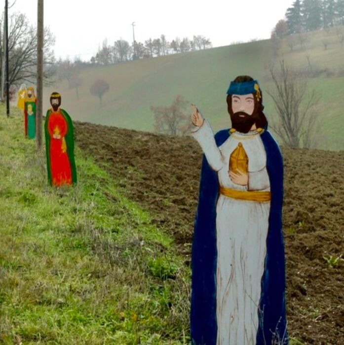 Trekking in collina a Montecavolo, tra presepi, pizzata e pattini Trekking in collina a Montecavolo, tra presepi, pizzata e pattini desktop picture