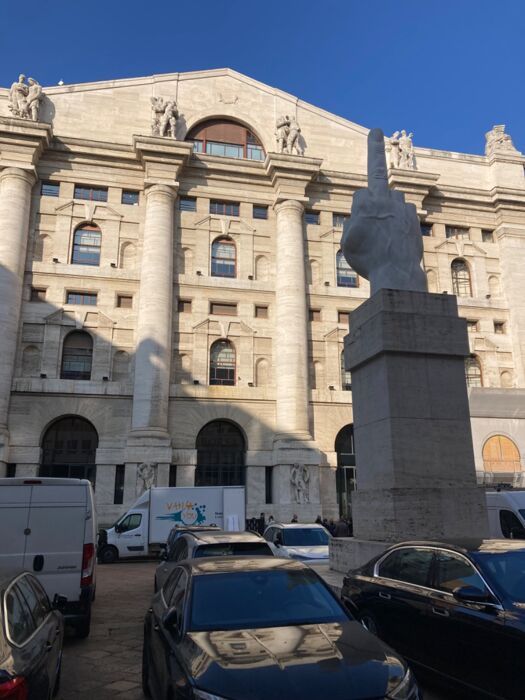 La Milano del Novecento: dal Futurismo al Ventennio fascista La Milano del Novecento: dal Futurismo al Ventennio fascista desktop picture