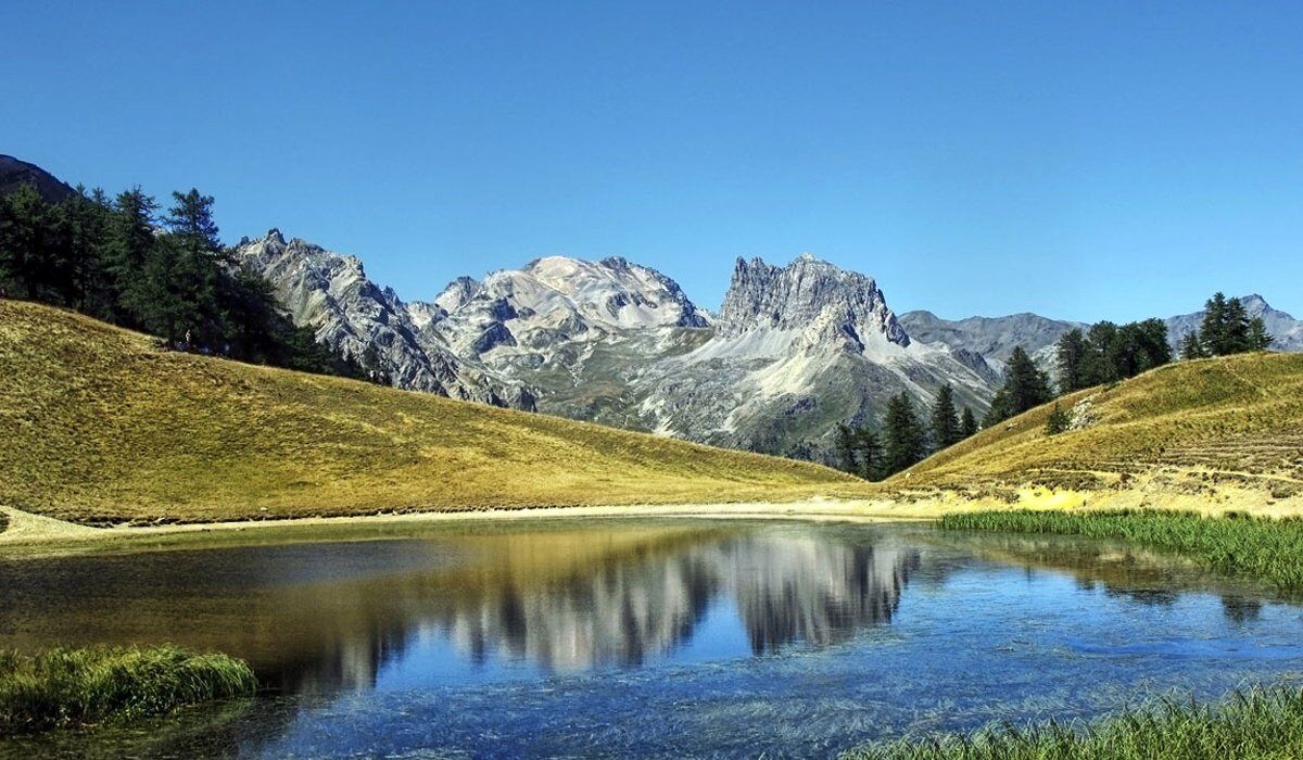 Escursione in Valle Stretta: Lago Verde tra Natura e Amicizia Escursione in Valle Stretta: Lago Verde tra Natura e Amicizia desktop picture