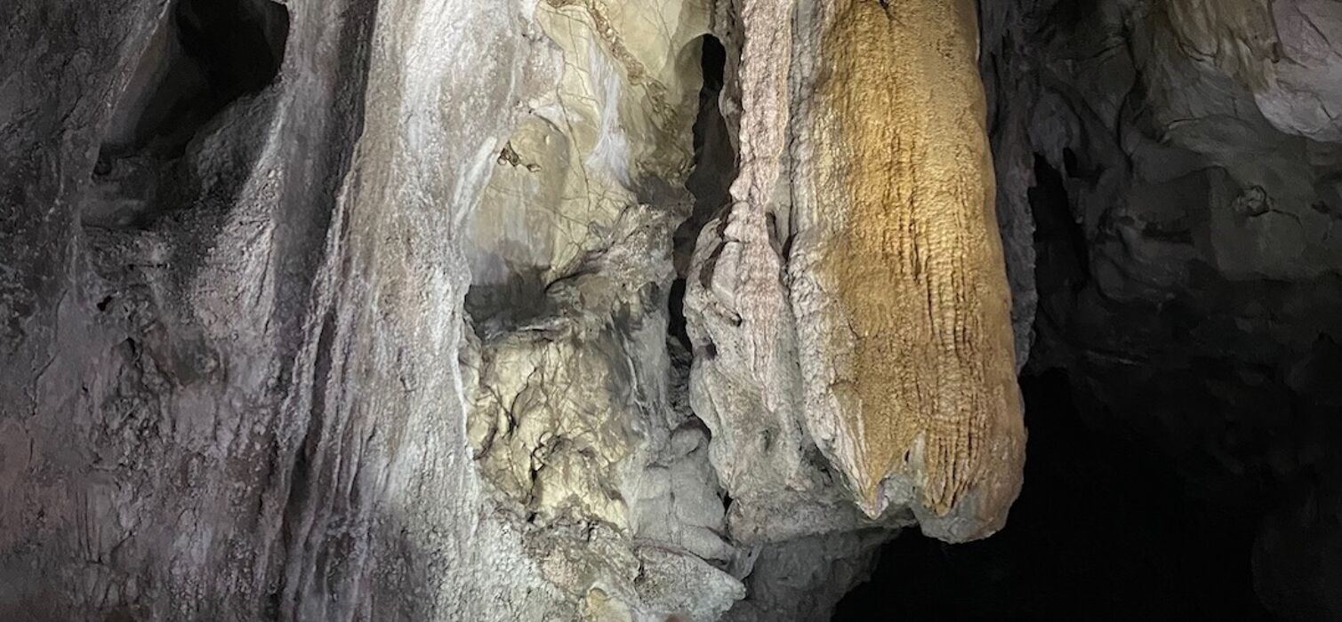 Esplora la Grotta del Buco del Piombo: avventura al tramonto Esplora la Grotta del Buco del Piombo: avventura al tramonto desktop picture