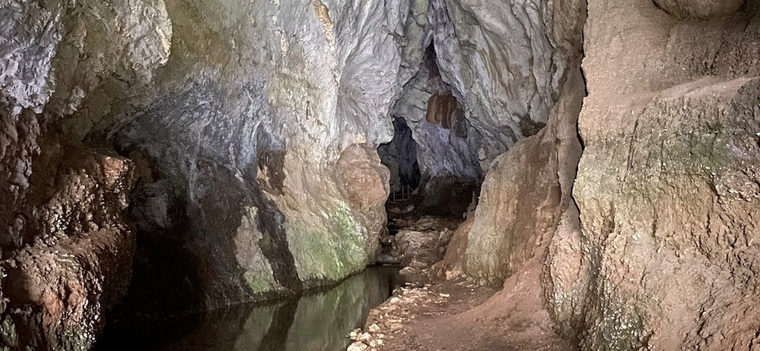 Esplora la Grotta del Buco del Piombo: avventura al tramonto Esplora la Grotta del Buco del Piombo: avventura al tramonto desktop picture
