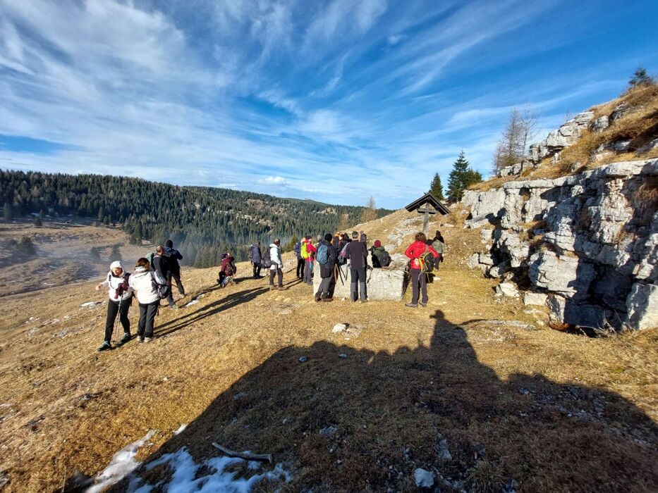 Ciaspolata Serale a Cima Ekar: osservatorio e sentiero Patrizio Rigoni Ciaspolata Serale a Cima Ekar: osservatorio e sentiero Patrizio Rigoni desktop picture