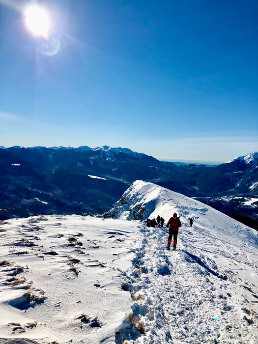 Ciaspolata attorno al Lago Ventasso: Natura e Avventura Ciaspolata attorno al Lago Ventasso: Natura e Avventura desktop picture