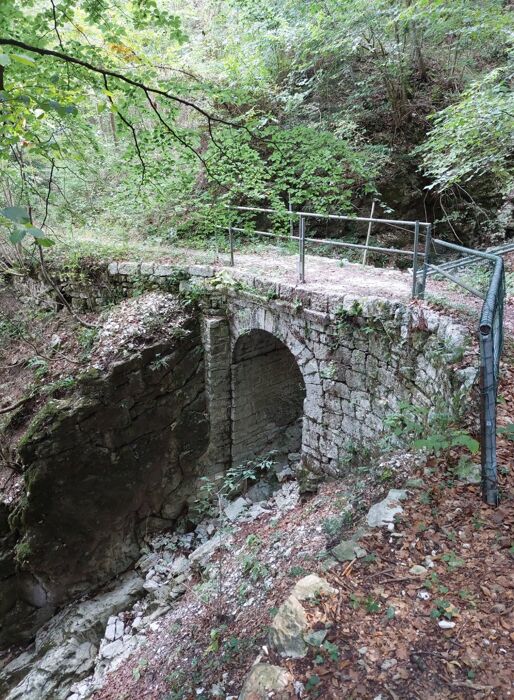 Escursione sul Sentiero del Genio in Val Brenta Escursione sul Sentiero del Genio in Val Brenta desktop picture