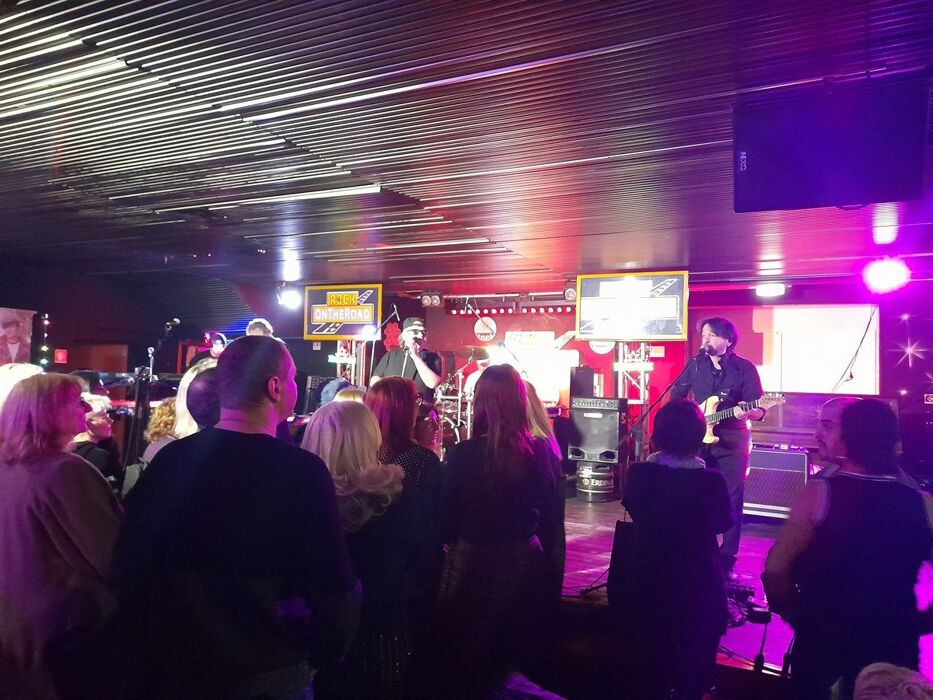 Cena e concerto Live cover band dei Queen Cena e concerto Live cover band dei Queen desktop picture