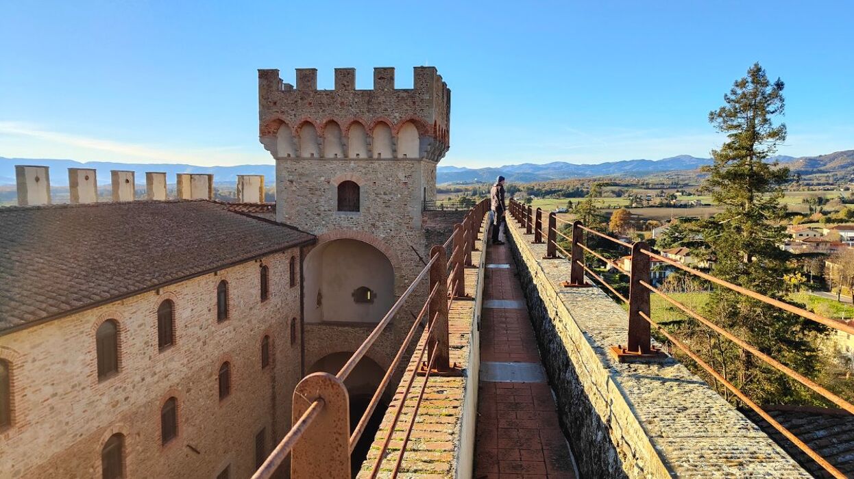 Scopri Scarperia: candidata Toscana a Borgo più bello d'Italia Scopri Scarperia: candidata Toscana a Borgo più bello d'Italia desktop picture