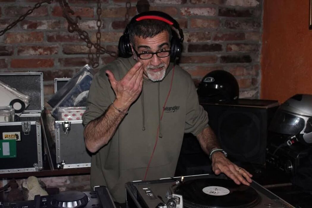 Apericena e musica anni '80 e '90 Apericena e musica anni '80 e '90 desktop picture