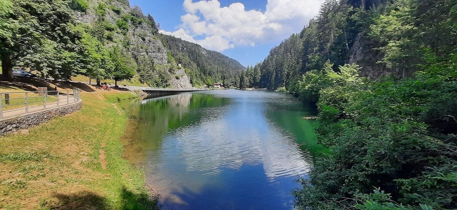 Incontriamoci al Lago Smeraldo: escursione, cena e pernottamento INCLUSI Incontriamoci al Lago Smeraldo: escursione, cena e pernottamento INCLUSI desktop picture