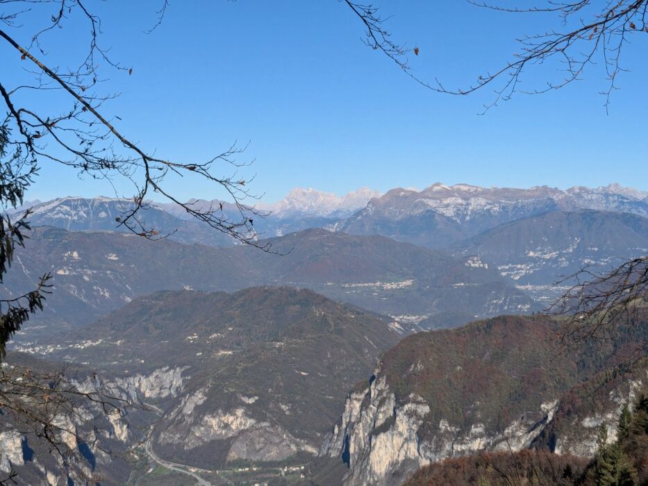 Cima Grappa per la Cresta degli Asoloni Cima Grappa per la Cresta degli Asoloni desktop picture