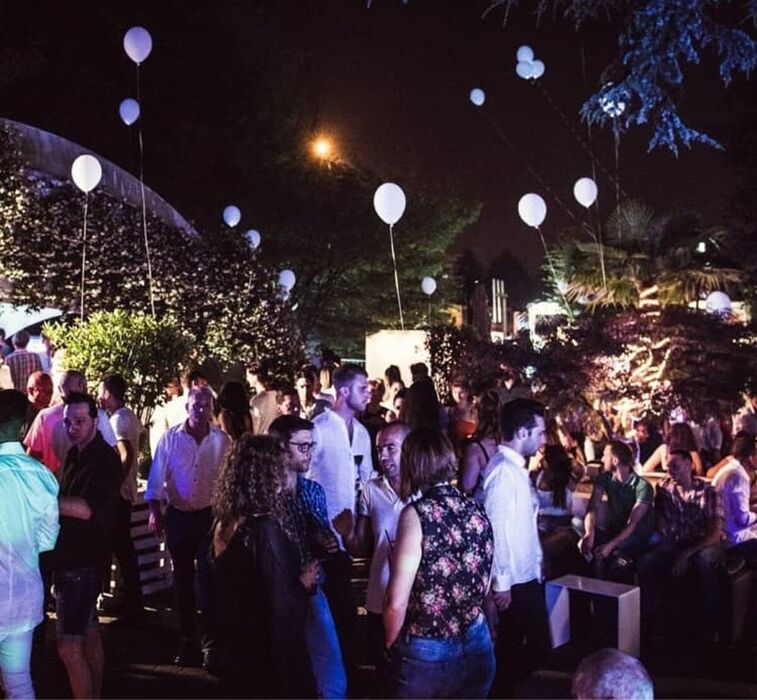 Aperitivo e serata revival al MOLTO Aperitivo e serata revival al MOLTO desktop picture