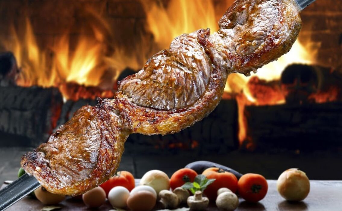 Cena in churrascaria: un viaggio di sapori Cena in churrascaria: un viaggio di sapori desktop picture
