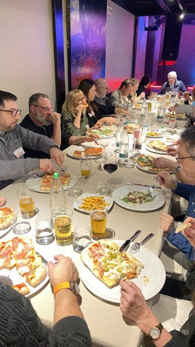 Giro Pizza con amici! Giro Pizza con amici! desktop picture