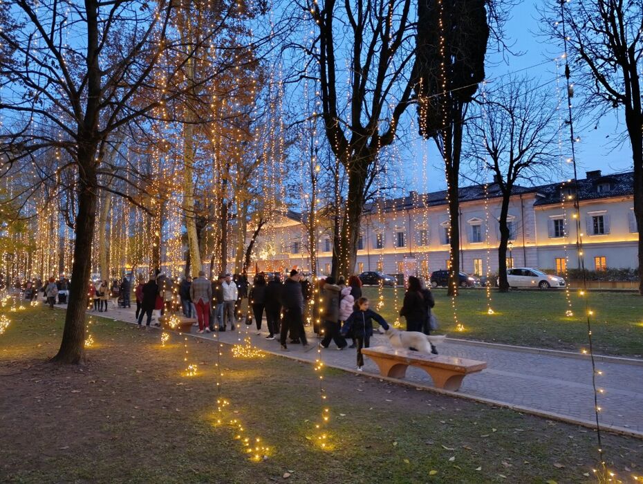 Peschiera del Garda illuminata a festa, tour guidato dell’Epifania Peschiera del Garda illuminata a festa, tour guidato dell’Epifania desktop picture
