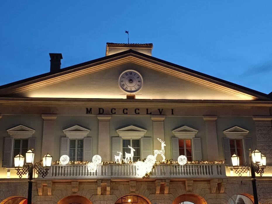 Peschiera del Garda illuminata a festa, tour guidato dell’Epifania Peschiera del Garda illuminata a festa, tour guidato dell’Epifania desktop picture