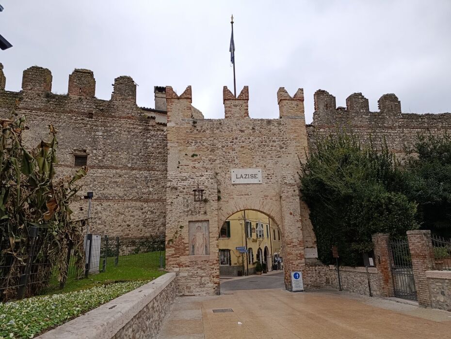 Da Cisano a Lazise: passeggiata sul lago, storia e degustazione Da Cisano a Lazise: passeggiata sul lago, storia e degustazione desktop picture