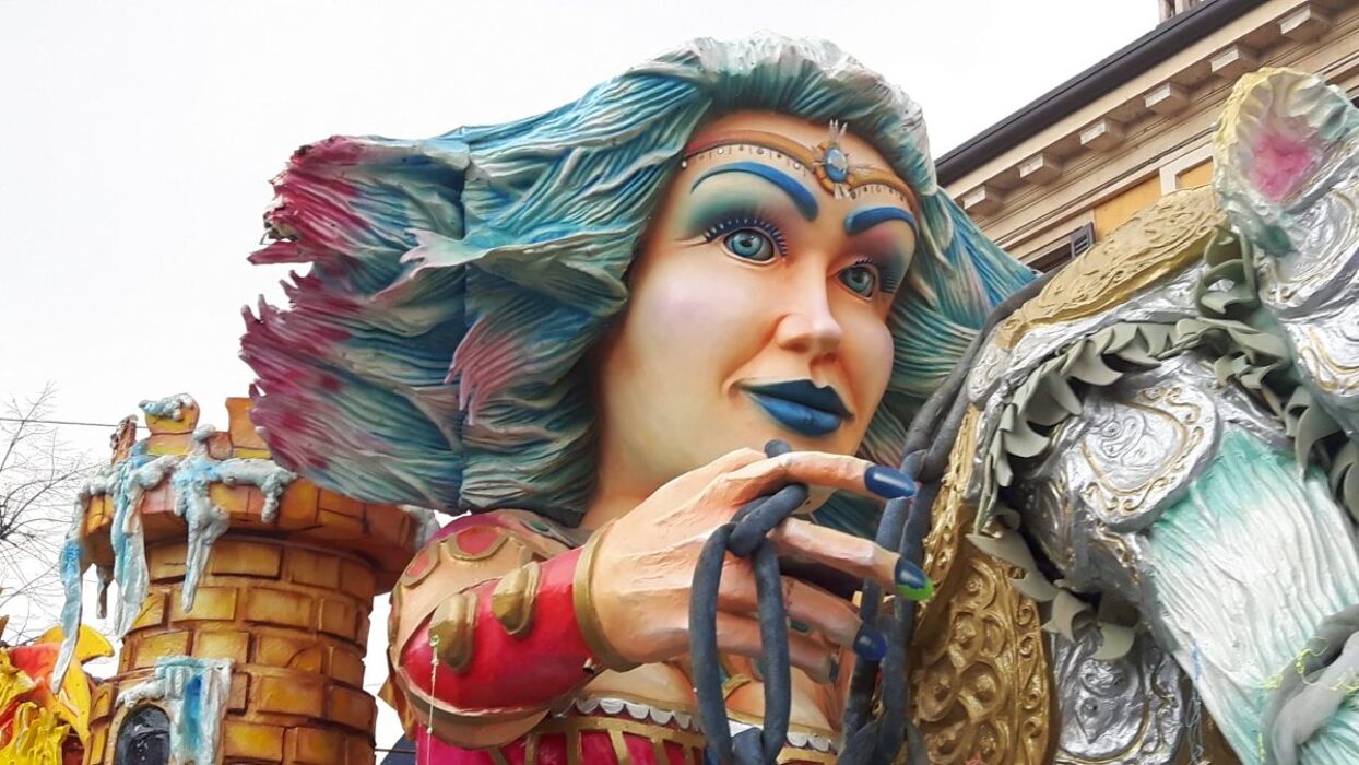 Bardolino in festa: visita guidata tra storia, lago e Carnevale Bardolino in festa: visita guidata tra storia, lago e Carnevale desktop picture