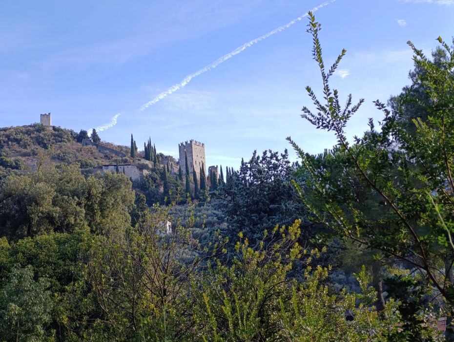 Alla scoperta di Arco: storia, castello e panorami Alla scoperta di Arco: storia, castello e panorami desktop picture