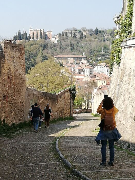 Verona insolita: da Veronetta a Sottoriva con aperitivo sull'Adige Verona insolita: da Veronetta a Sottoriva con aperitivo sull'Adige desktop picture
