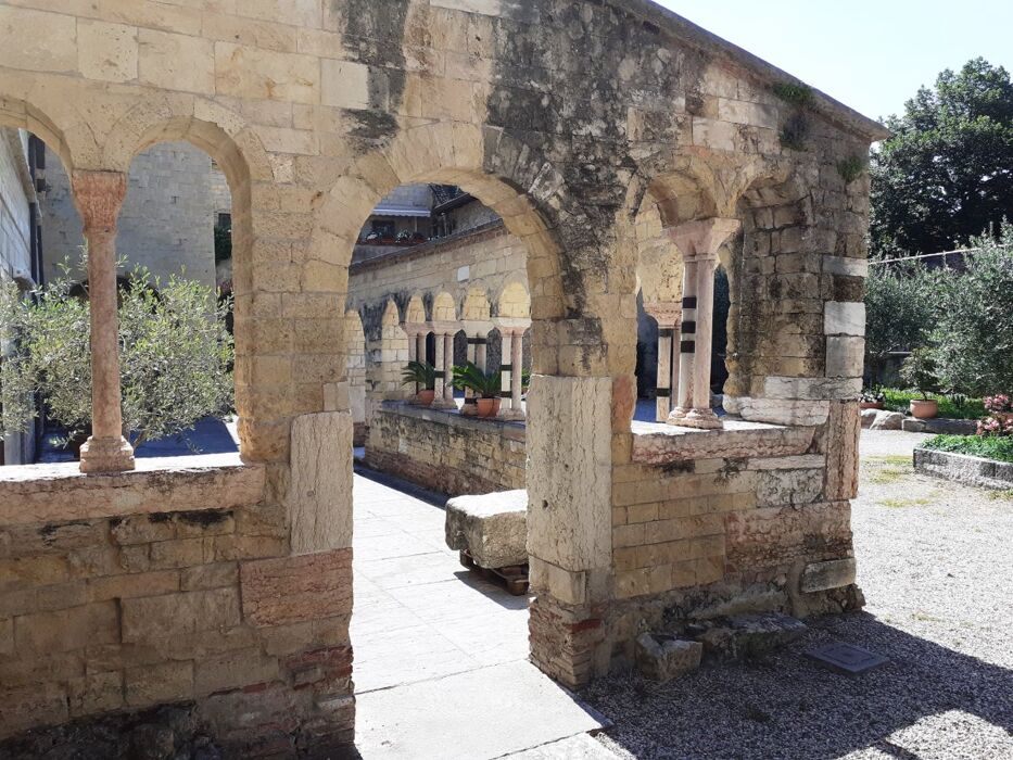 Verona insolita: da Veronetta a Sottoriva con aperitivo sull'Adige Verona insolita: da Veronetta a Sottoriva con aperitivo sull'Adige desktop picture