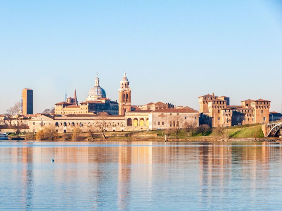 MANTOVA: scopri la Città dei Gonzaga con una meravigliosa Crociera MANTOVA: scopri la Città dei Gonzaga con una meravigliosa Crociera desktop picture