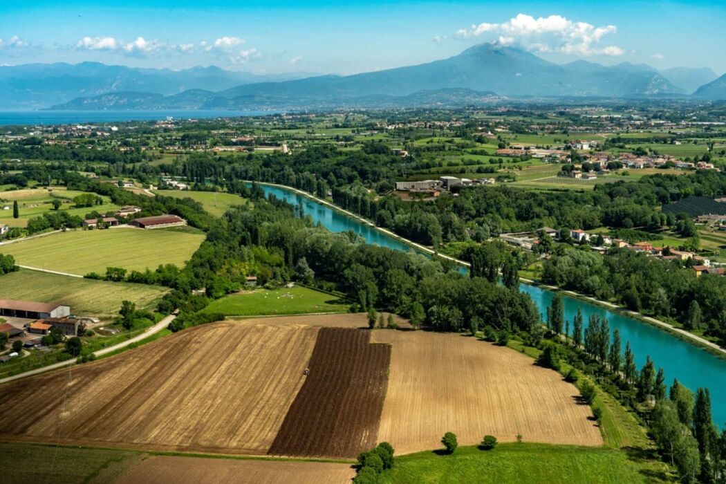 LAGO DI GARDA: da Peschiera a Borghetto avventura su due ruote! LAGO DI GARDA: da Peschiera a Borghetto avventura su due ruote! desktop picture
