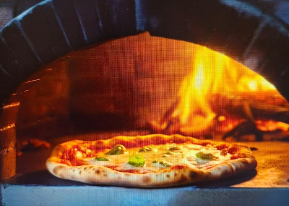 Giro Pizza in compagnia 🍕 Giro Pizza in compagnia 🍕 desktop picture